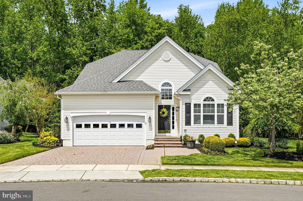 42 HUXLEY CIR, Marlton, NJ 08053