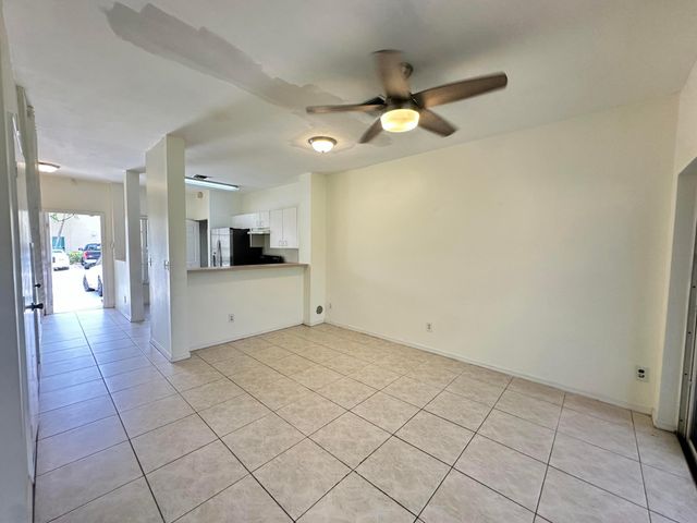 420 SW 122nd Avenue 420, Pembroke Pines, FL 33025