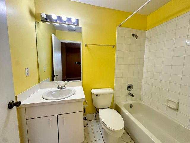 420 SW 122nd Avenue 420, Pembroke Pines, FL 33025