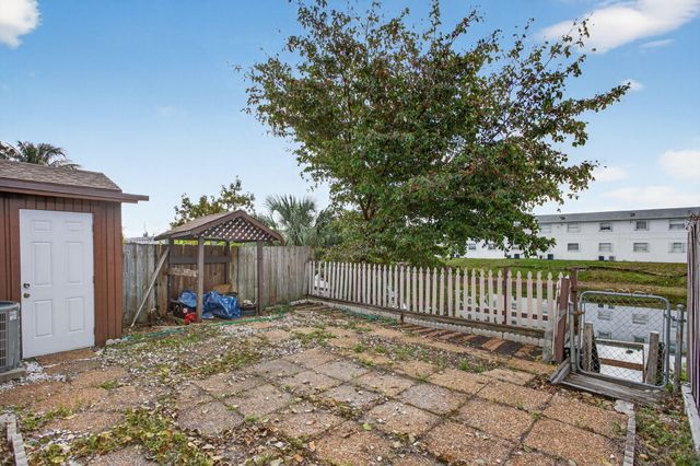 540 NW 43rd Street, Deerfield Beach, FL 33064