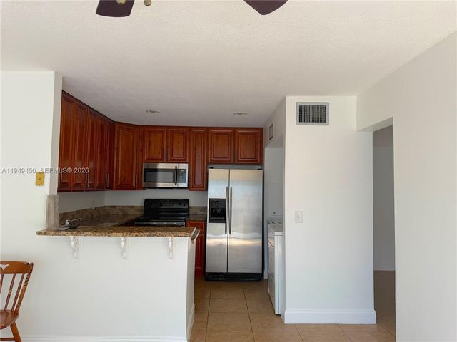 3516 Gardens East Dr A, Palm Beach Gardens, FL 33410