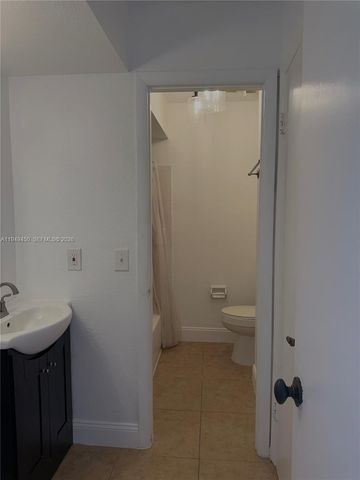 3516 Gardens East Dr A, Palm Beach Gardens, FL 33410