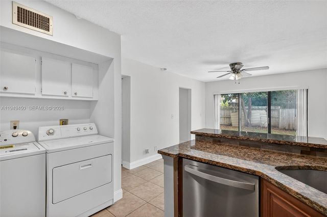 3516 Gardens East Dr A, Palm Beach Gardens, FL 33410