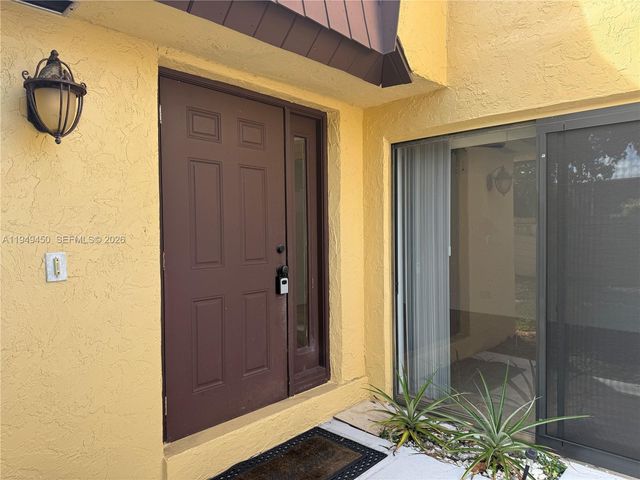 3516 Gardens East Dr A, Palm Beach Gardens, FL 33410