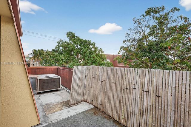 3516 Gardens East Dr A, Palm Beach Gardens, FL 33410