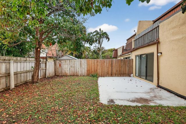 3516 Gardens East Dr A, Palm Beach Gardens, FL 33410