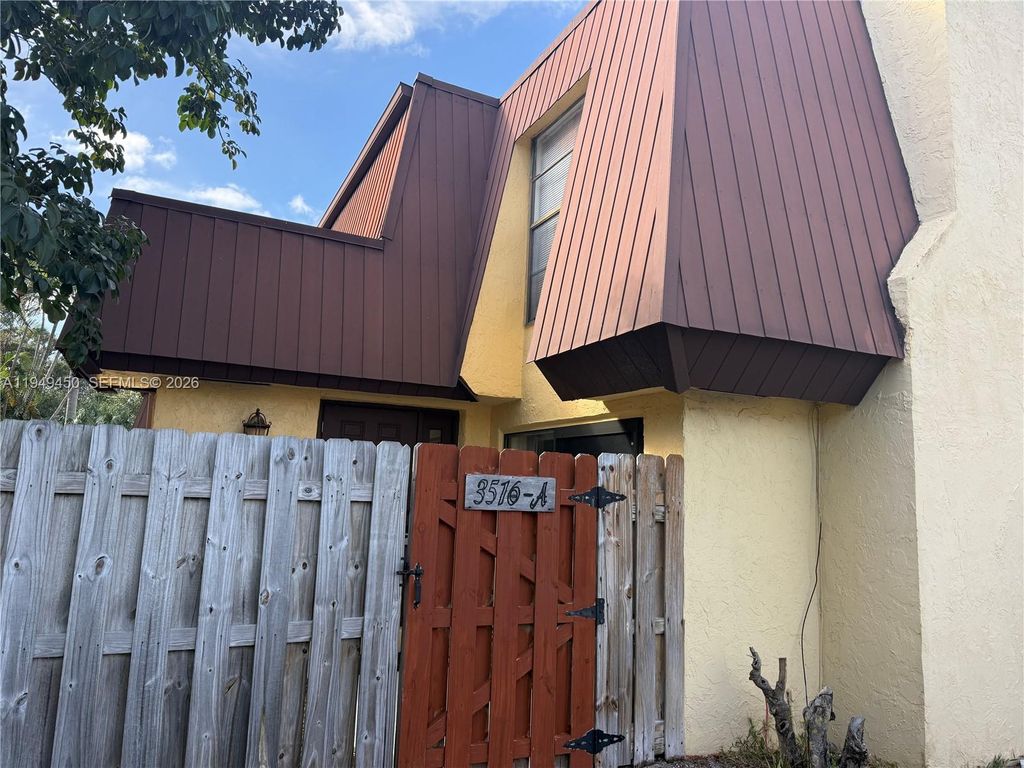 3516 Gardens East Dr A, Palm Beach Gardens, FL 33410