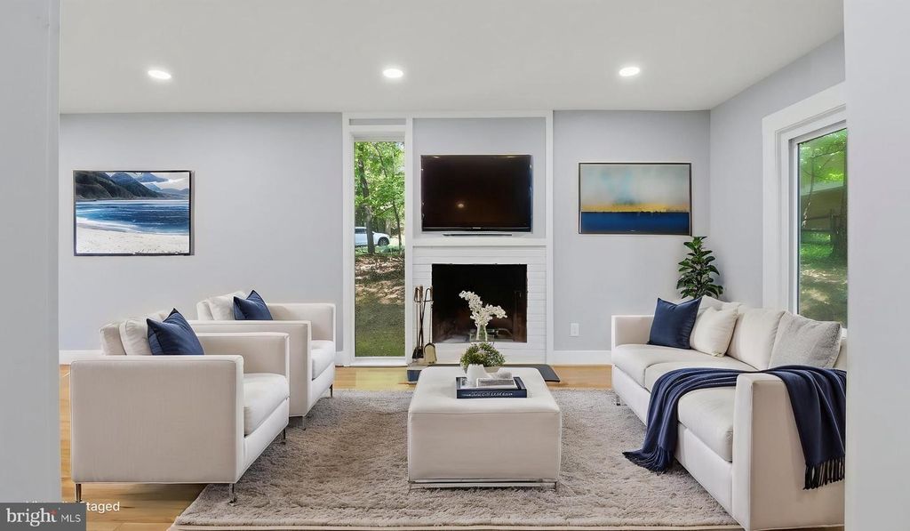 Image 9 of property listing at 3 DON MILLS CT, Rockville, MD 20850