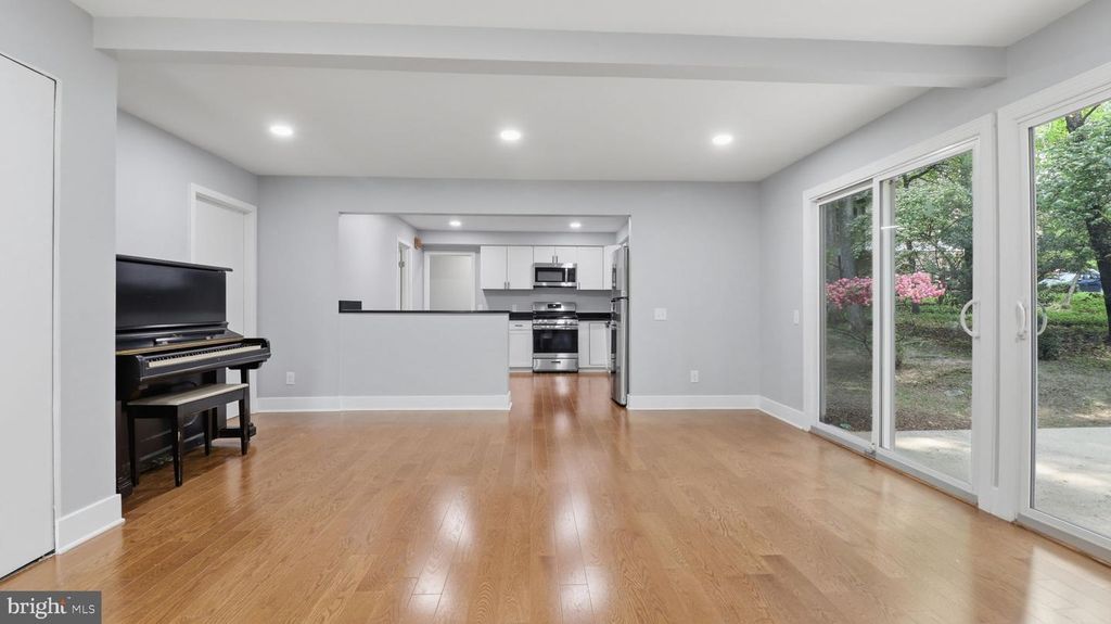 Image 45 of property listing at 3 DON MILLS CT, Rockville, MD 20850