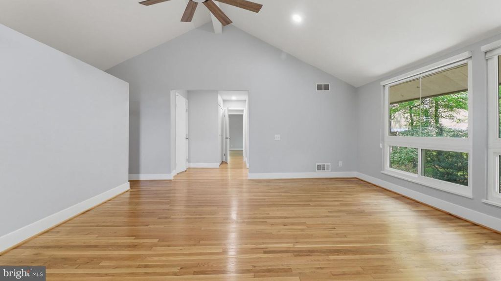 Image 49 of property listing at 3 DON MILLS CT, Rockville, MD 20850