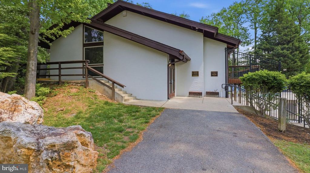 Image 54 of property listing at 3 DON MILLS CT, Rockville, MD 20850