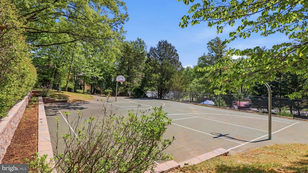 Image 57 of property listing at 3 DON MILLS CT, Rockville, MD 20850