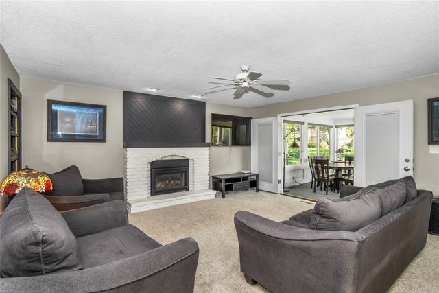 4643 Elm Street, West Des Moines, IA 50265