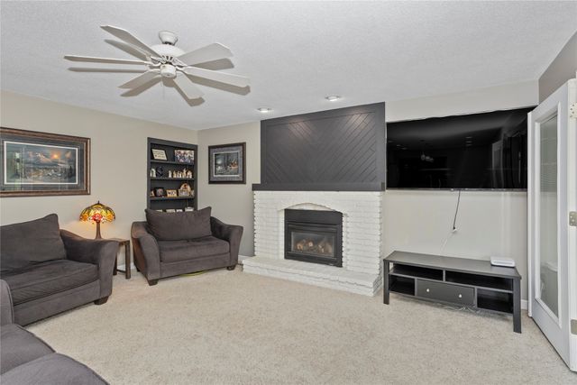4643 Elm Street, West Des Moines, IA 50265
