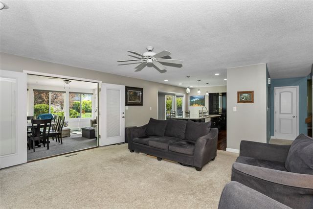 4643 Elm Street, West Des Moines, IA 50265