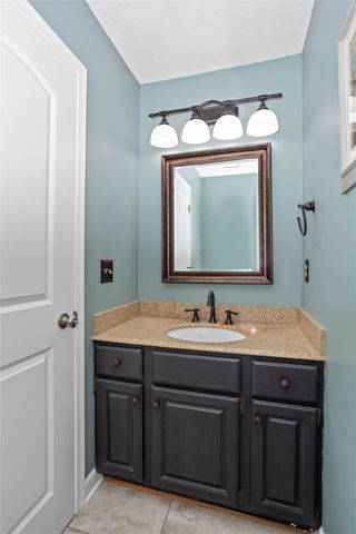 4643 Elm Street, West Des Moines, IA 50265