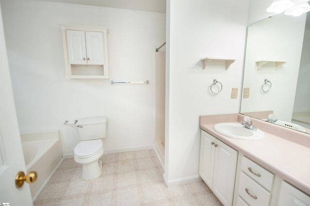 125 Eagleston Lane, Simpsonville, SC 29680