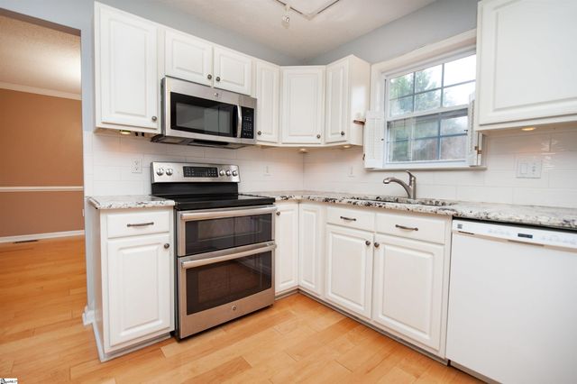 125 Eagleston Lane, Simpsonville, SC 29680