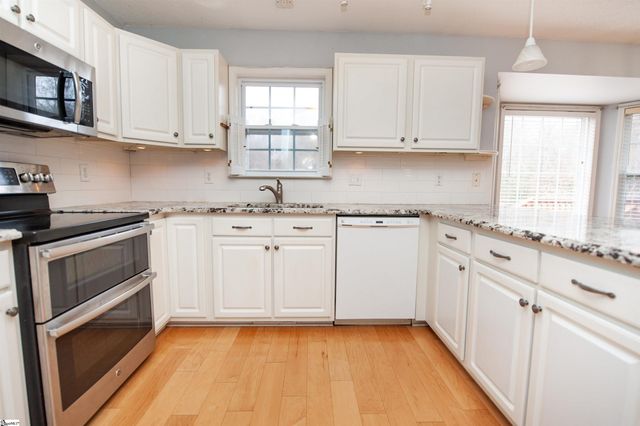 125 Eagleston Lane, Simpsonville, SC 29680