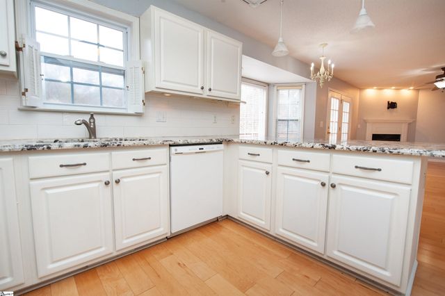 125 Eagleston Lane, Simpsonville, SC 29680