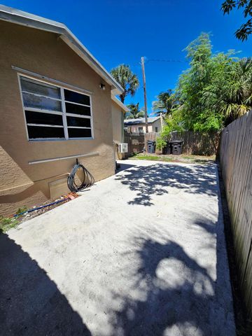 534 21st Street B, West Palm Beach, FL 33407