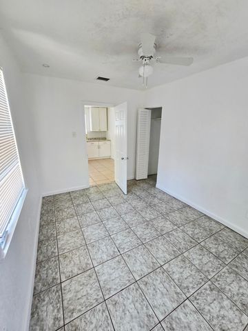 534 21st Street B, West Palm Beach, FL 33407
