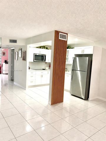 9081 Sunrise Lakes Boulevard 113, Sunrise, FL 33322