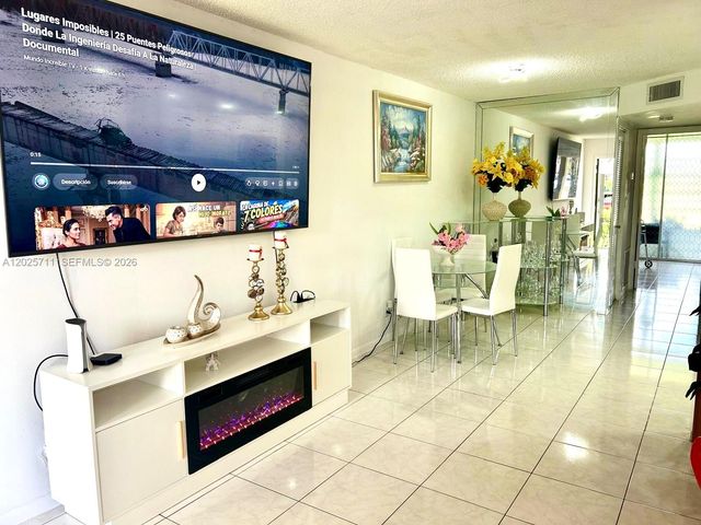 9081 Sunrise Lakes Boulevard 113, Sunrise, FL 33322