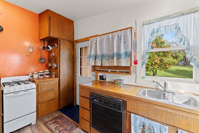 2341 Persimmon Ln, Newcastle, CA 95658