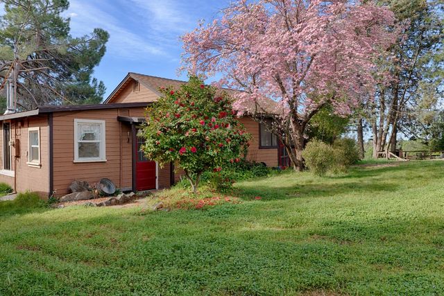 2341 Persimmon Ln, Newcastle, CA 95658