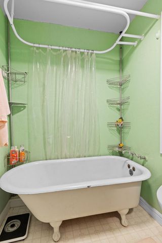 2341 Persimmon Ln, Newcastle, CA 95658