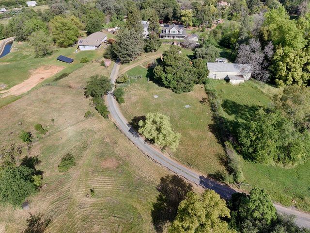 2341 Persimmon Ln, Newcastle, CA 95658