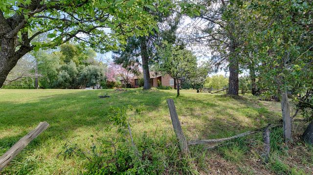 2341 Persimmon Ln, Newcastle, CA 95658