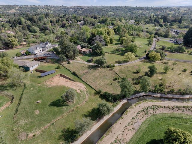 2341 Persimmon Ln, Newcastle, CA 95658