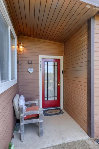 2341 Persimmon Ln, Newcastle, CA 95658