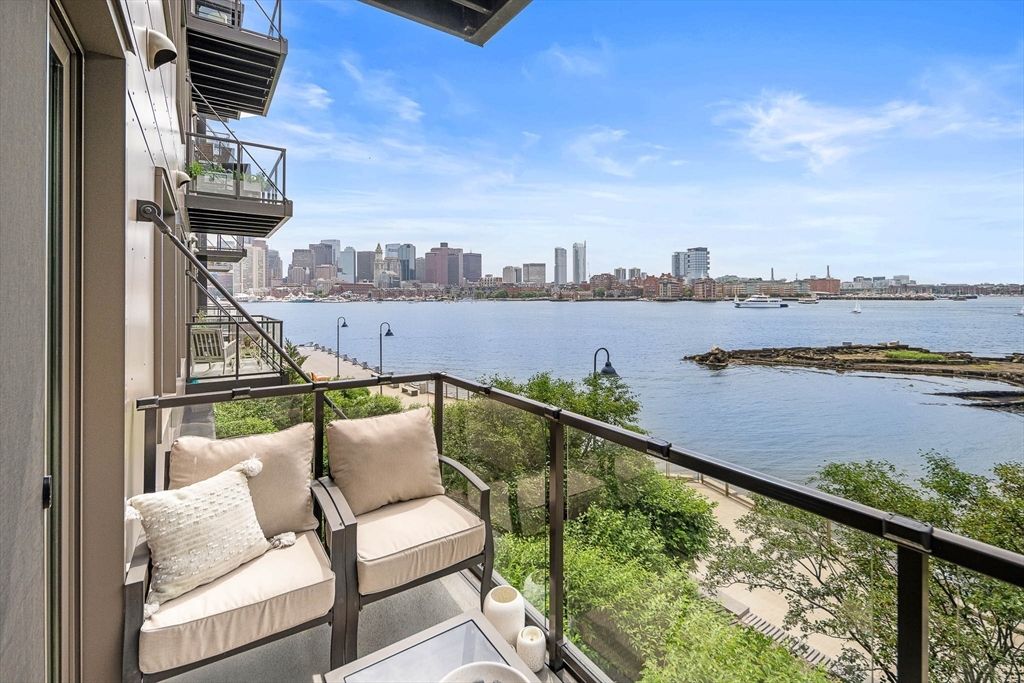 45 Lewis St 214, Boston, MA 02128