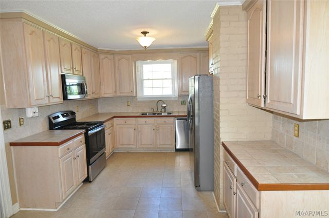 4820 Highway 14 . E, Elmore, AL 36025