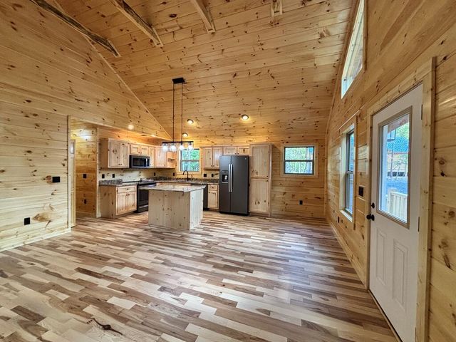 83 Noelle's Pass, Murphy, NC 28906