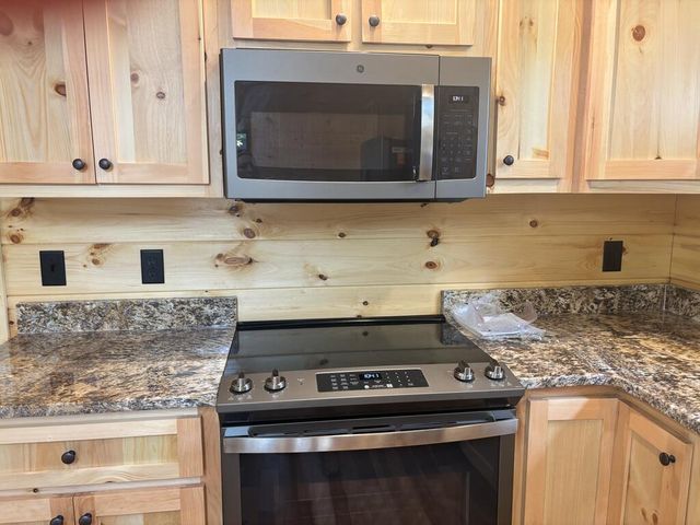 83 Noelle's Pass, Murphy, NC 28906