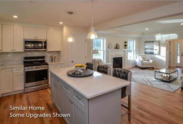 8 Byrne Circle, Brentwood, NH 03833