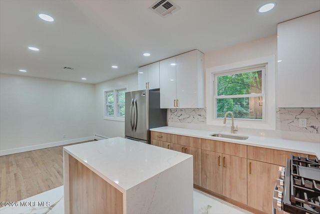 25 Woodbrook Drive, Matawan, NJ 07747