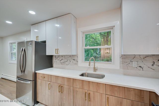 25 Woodbrook Drive, Matawan, NJ 07747