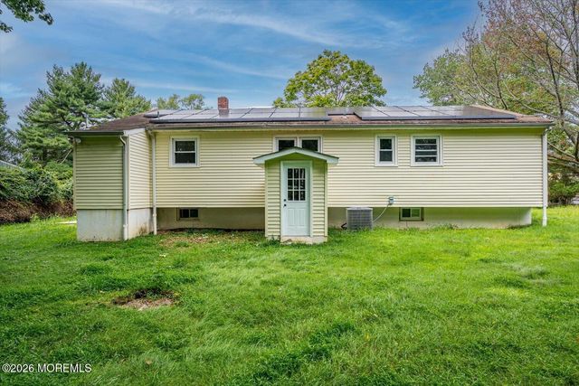 25 Woodbrook Drive, Matawan, NJ 07747