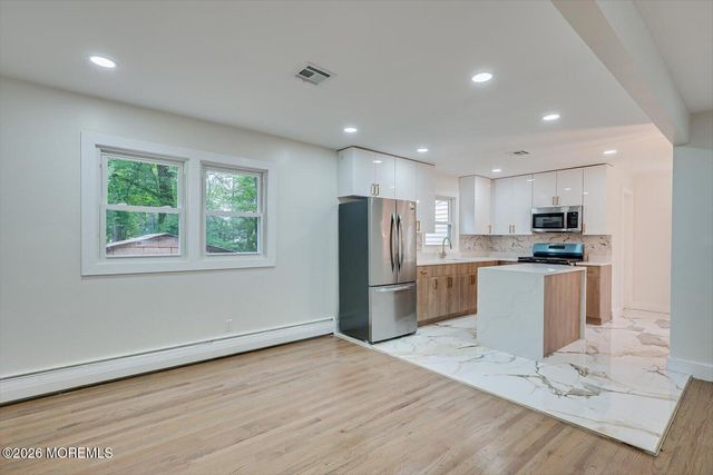 25 Woodbrook Drive, Matawan, NJ 07747