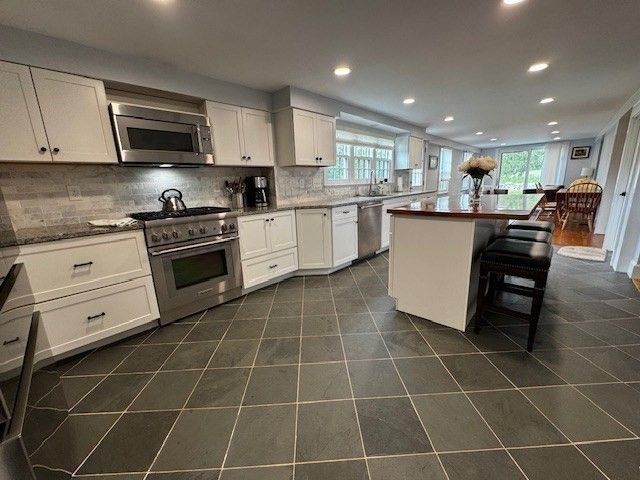 65 Mendon Road, Sutton, MA 01590