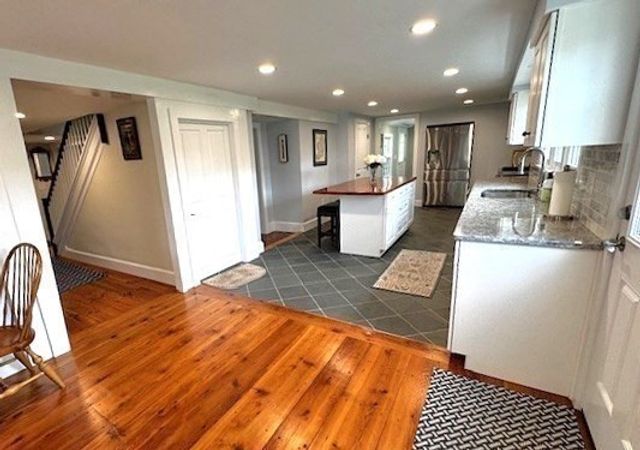 65 Mendon Road, Sutton, MA 01590