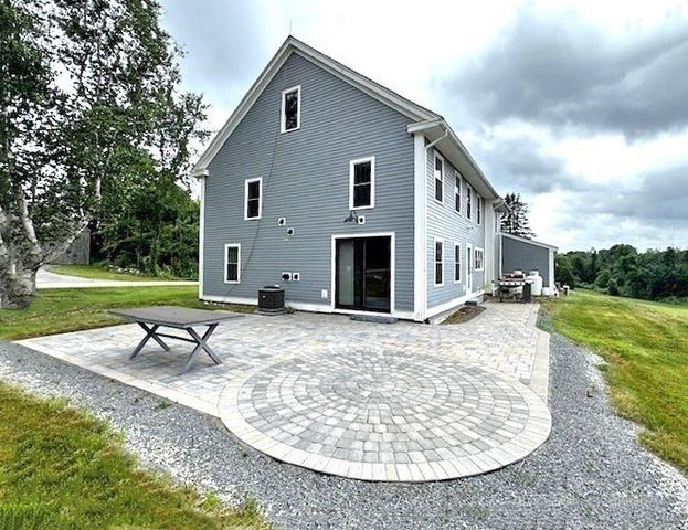 65 Mendon Road, Sutton, MA 01590