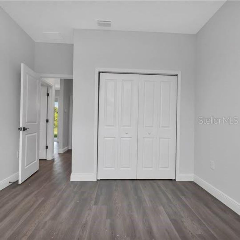 Image 6 of property listing at Address unavailable.