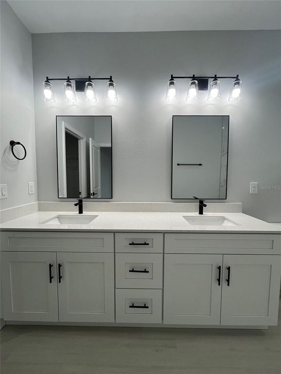 Image 8 of property listing at Address unavailable.