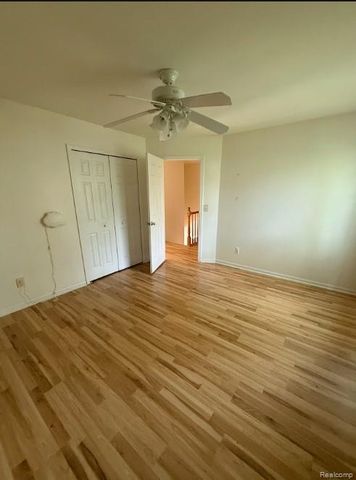 37892 Stableview Drive, Farmington Hills, MI 48335
